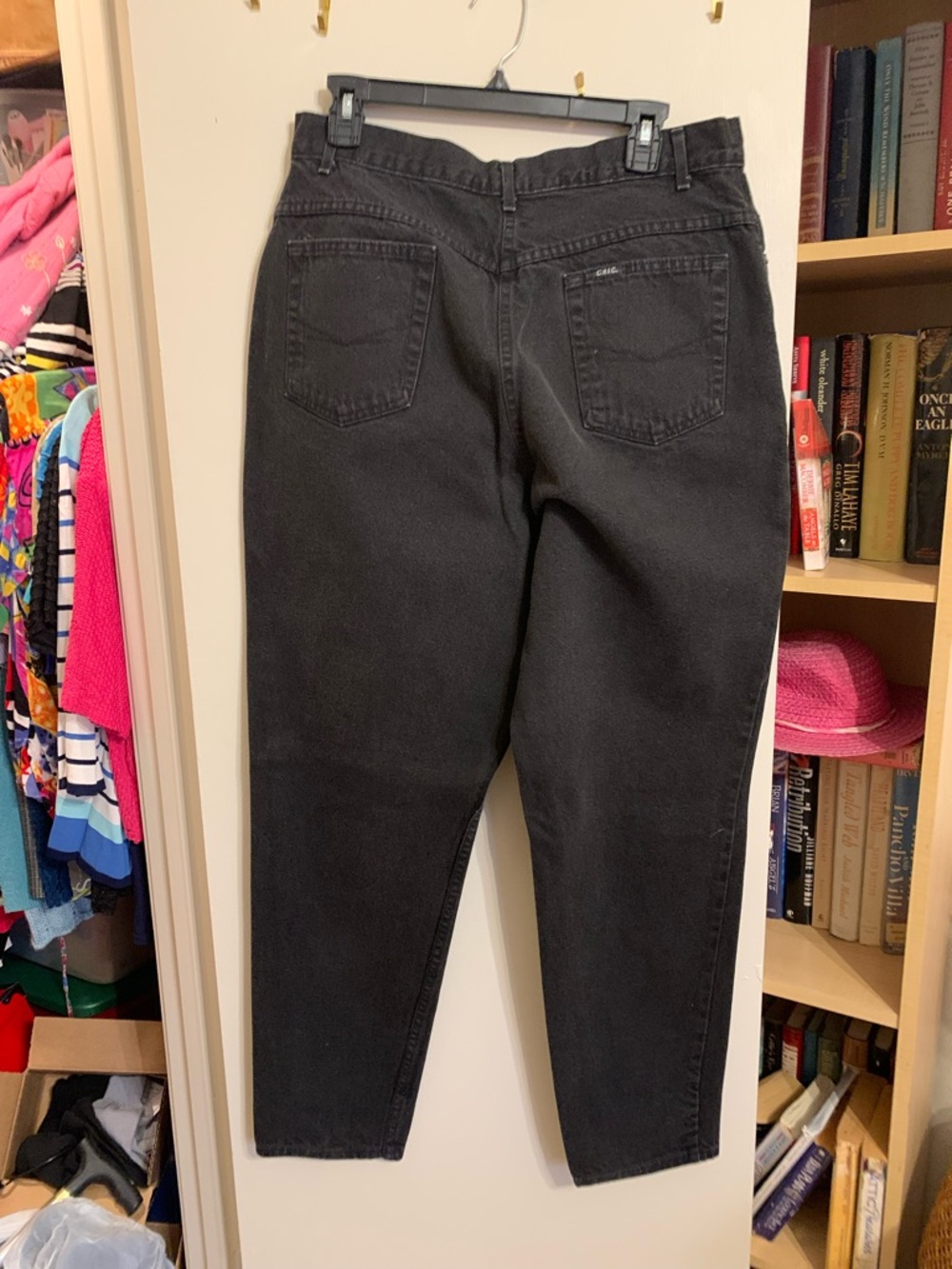 chic Black Boyfriend High-Rise Jeans - Picture 3 of 3